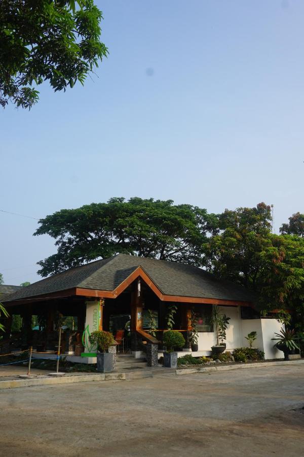 Floating Sanctuary Resort Powered By Cocotel Bulacan Exterior foto