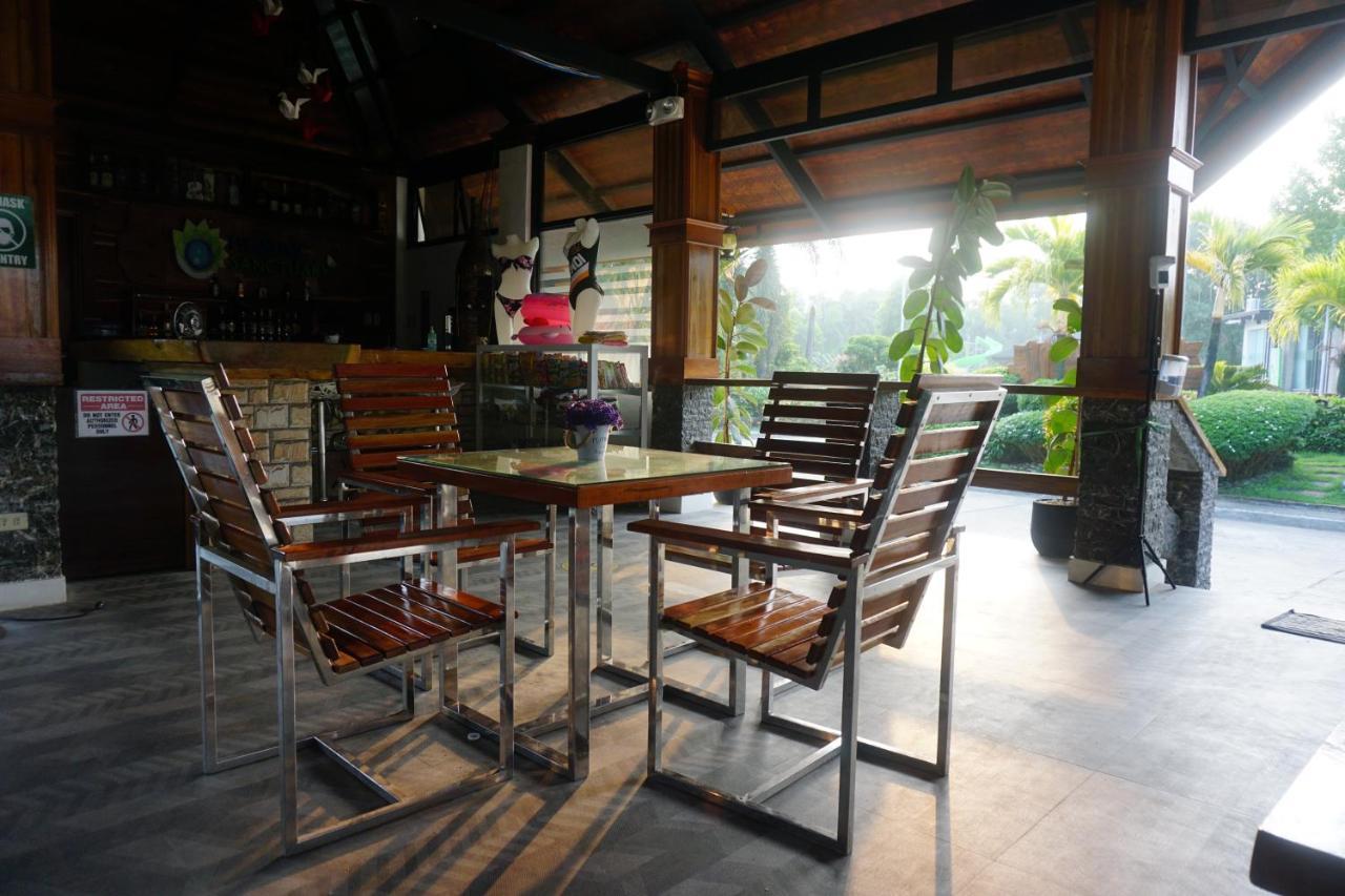 Floating Sanctuary Resort Powered By Cocotel Bulacan Exterior foto