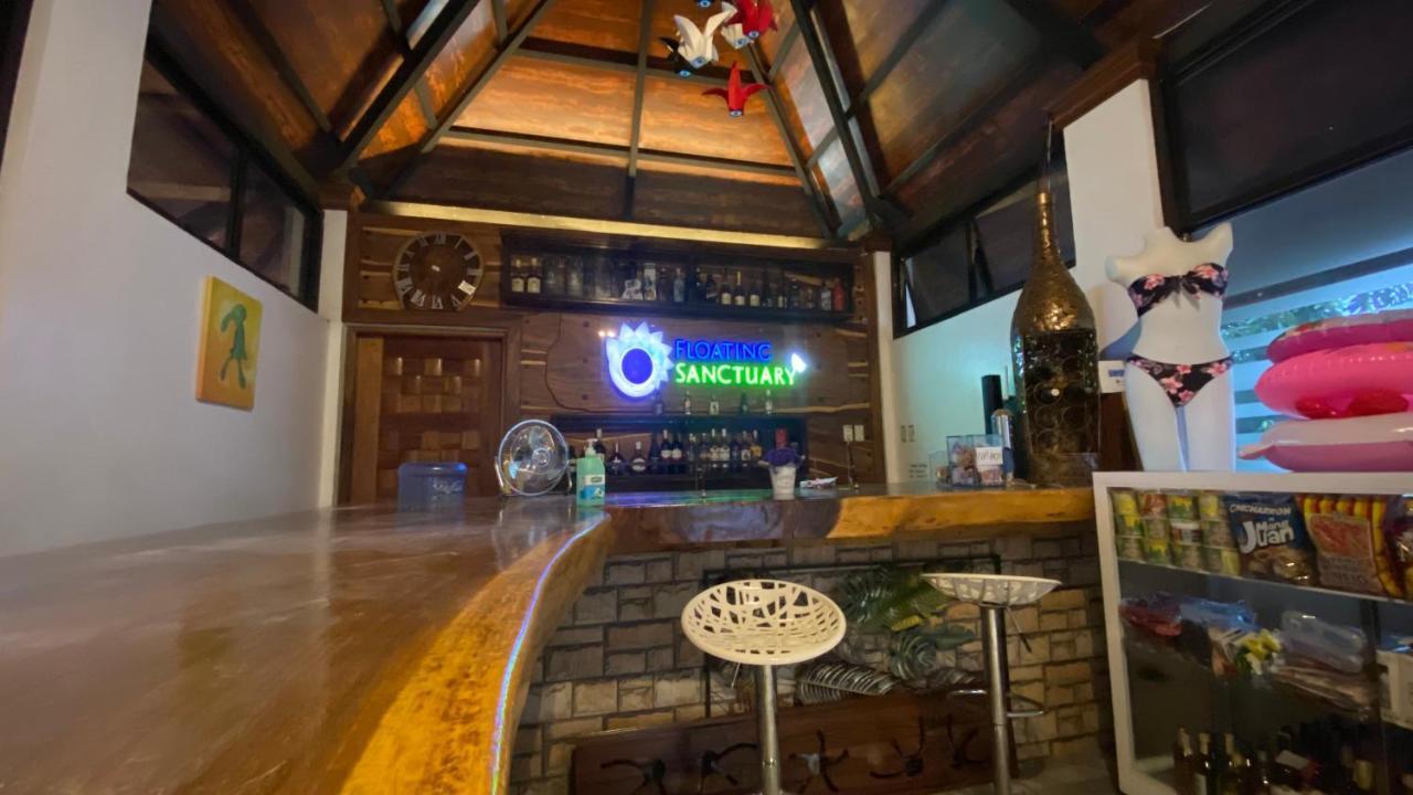 Floating Sanctuary Resort Powered By Cocotel Bulacan Exterior foto