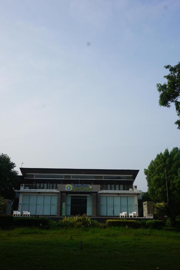 Floating Sanctuary Resort Powered By Cocotel Bulacan Exterior foto
