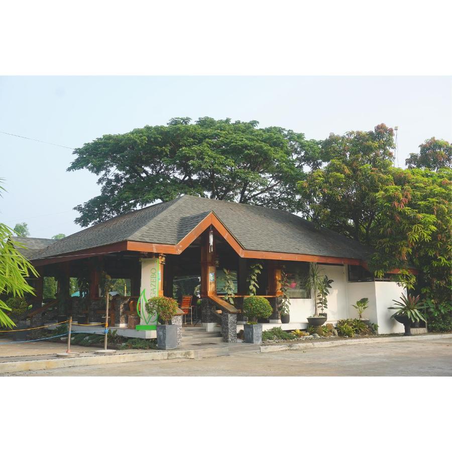 Floating Sanctuary Resort Powered By Cocotel Bulacan Exterior foto