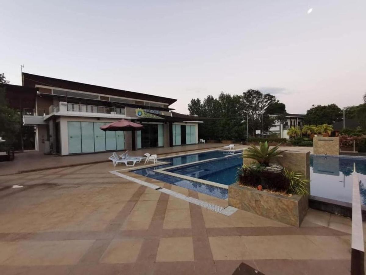 Floating Sanctuary Resort Powered By Cocotel Bulacan Exterior foto