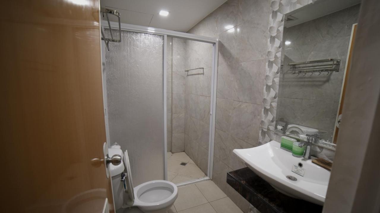 Floating Sanctuary Resort Powered By Cocotel Bulacan Habitación foto