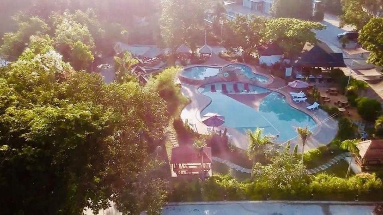 Floating Sanctuary Resort Powered By Cocotel Bulacan Exterior foto